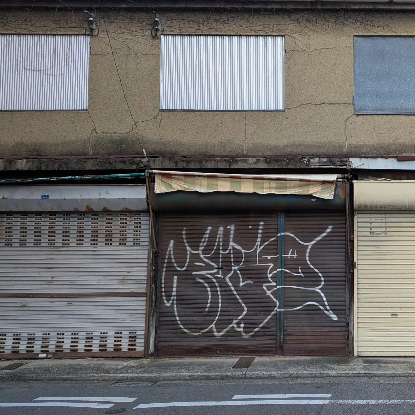 🚩BOMBG に描いてほしい壁の写真、募集します！