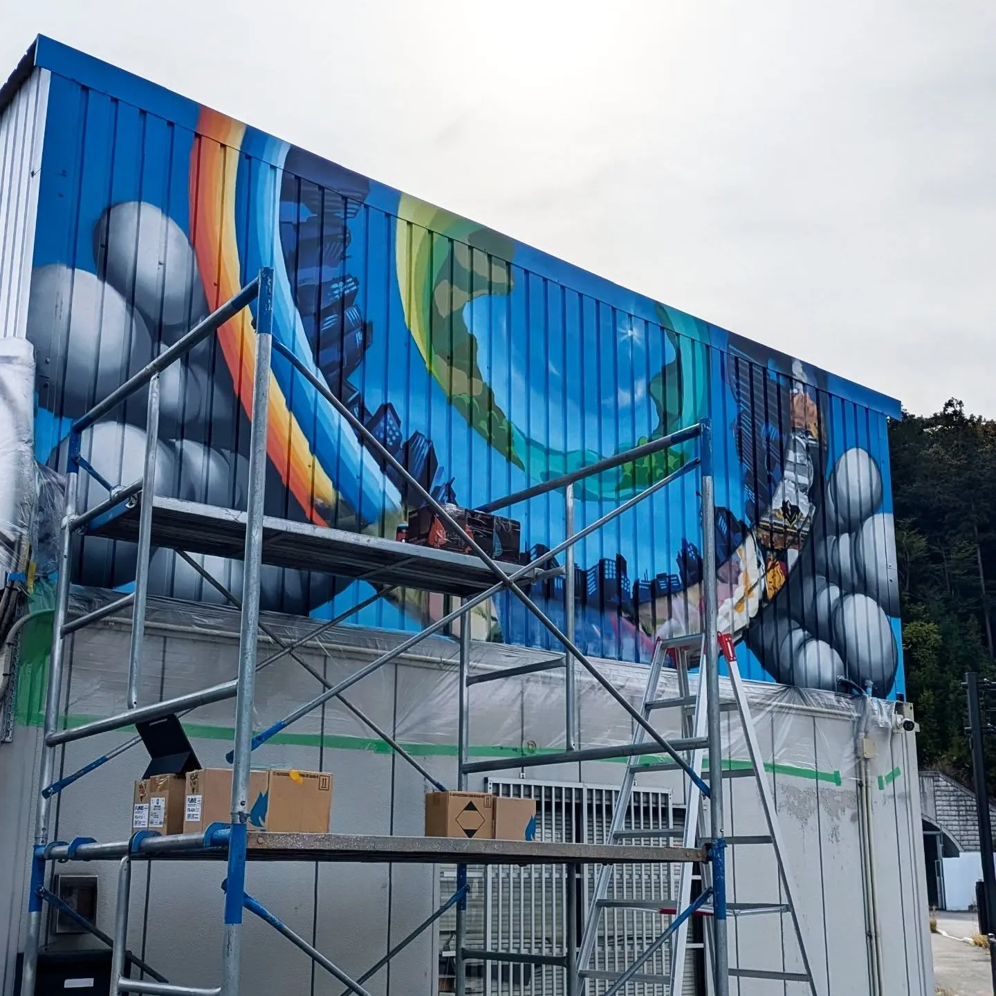 壁画、描き替えてくれへん？って頼まれて…